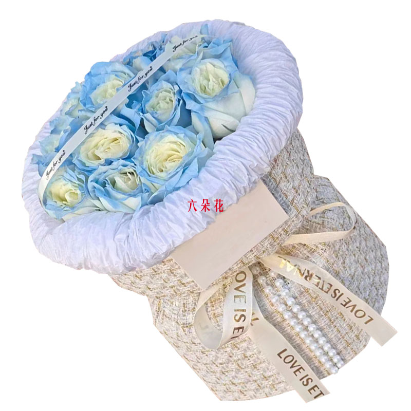 12朵碎冰蓝白玫瑰，爱情四季美丽