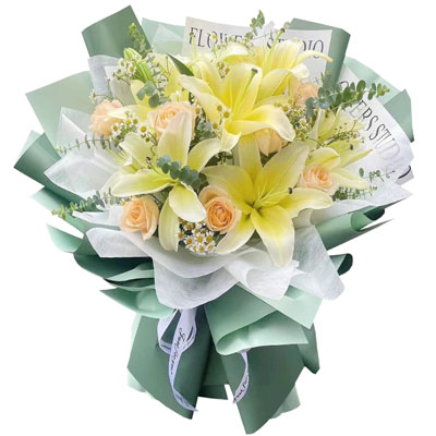 乌鲁木齐9朵香槟玫瑰黄色百合，每天充满活力