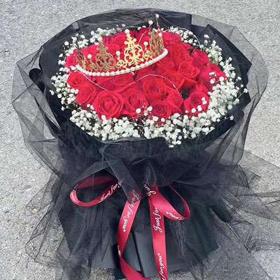 乌鲁木齐33朵红玫瑰满天星皇冠，爱情圆满